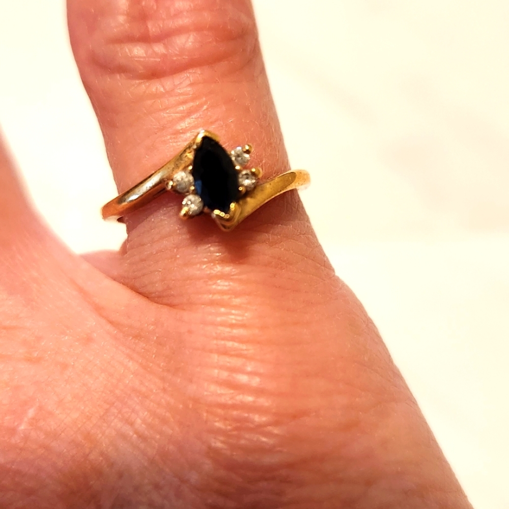 Sapphire and diamond ring